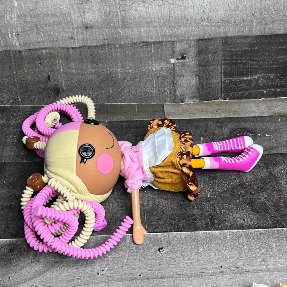 Lalaloopsy Silly Hair Doll Scoops Waffle Cone with Pet Cat MGA 2010 Pink Yellow